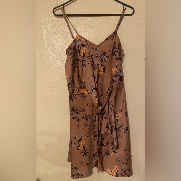 Express Dress - Picture 1 of 4